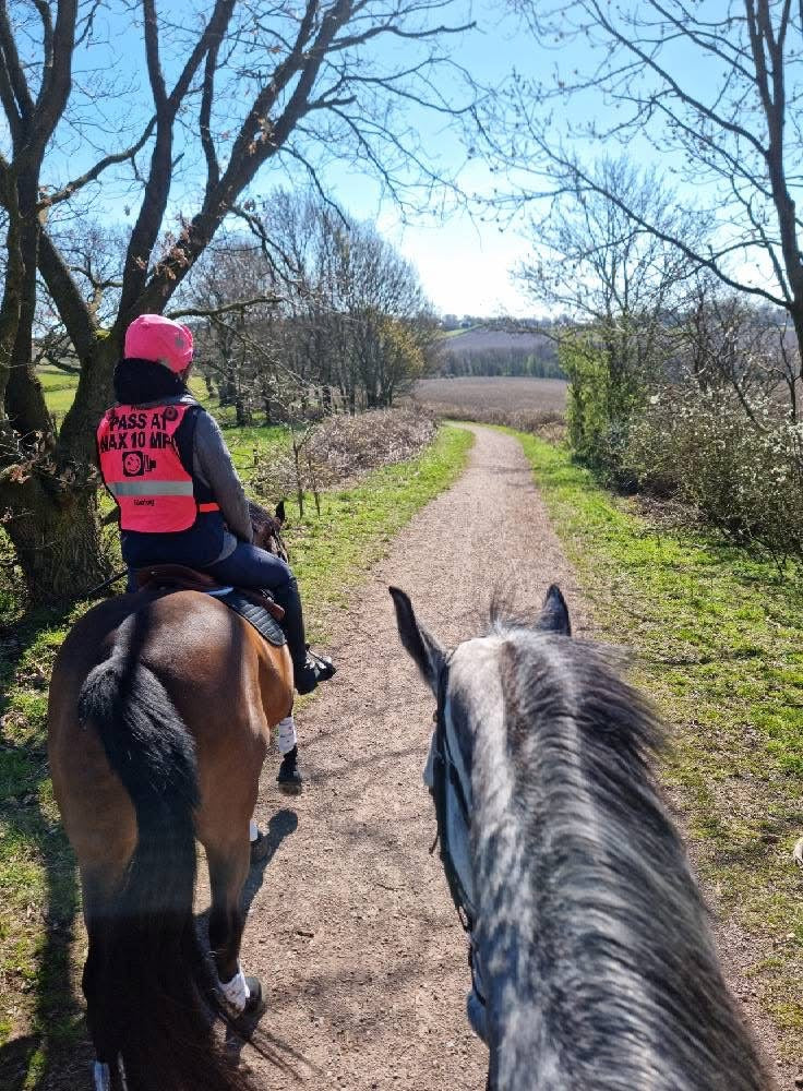 1–1 Guided Confidence Hack Programme (6 Weeks)  With Tash & Tula + Lizzie & Muddle Peak District & Derbyshire | £500 | March Start